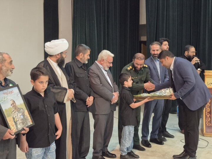 تصاویر/ تجلیل از فعالان جهادی پاکدشت