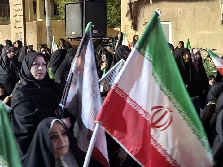 تصاویر/اجتماع بزرگ امت واحده زیر پرچم امام حسین(ع) درچهار راه امیریه کاشان