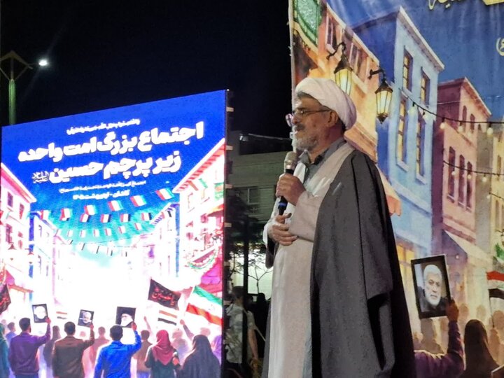 تصاویر/اجتماع بزرگ امت واحده زیر پرچم امام حسین(ع) درچهار راه امیریه کاشان