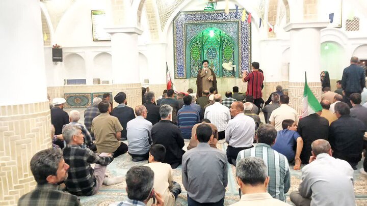 تصاویر/هفتادمین میدان داری مردم نوش آباد  در دفاع از وطن