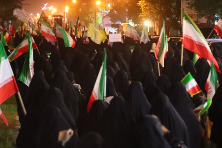 تصاویر/ هفتادمین شب از شب‌های حماسه انتقام خون رهبر شهید انقلاب در شهرستان بافق
