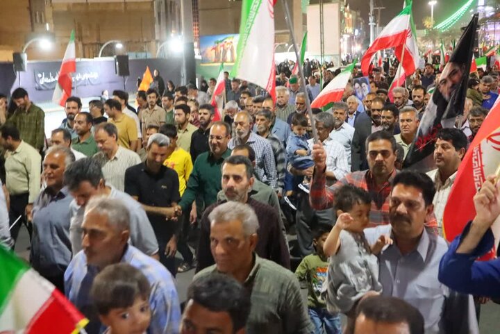 تصاویر/ هفتادمین شب از شب‌های حماسه انتقام خون رهبر شهید انقلاب در شهرستان بافق