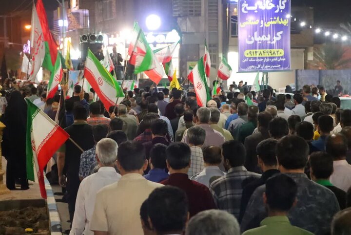 تصاویر/ هفتادمین شب از شب‌های حماسه انتقام خون رهبر شهید انقلاب در شهرستان بافق