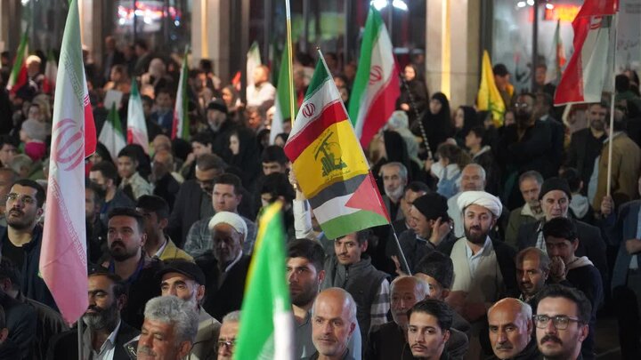 تصاویر/ هفتادمین شب؛ حمایت مردم شهرستان خوی از نظام اسلامی