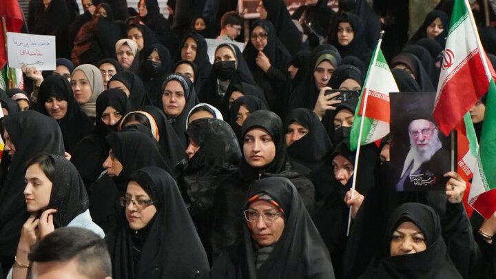 تصاویر/ حمایت از نیروهای مسلح و محکومیت آمریکا؛ شعار محوری هفتادمین تجمع مردمی در چالدران
