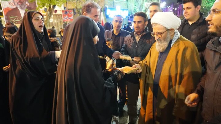 تصاویر/ حمایت از نیروهای مسلح و محکومیت آمریکا؛ شعار محوری هفتادمین تجمع مردمی در چالدران
