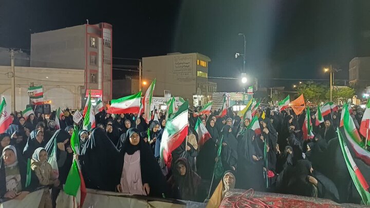 تصاویر/هفتادمین شب حضور پرشور مردم ولایتمدار زرندیه در تجدید بیعت با آرمان‌های انقلاب