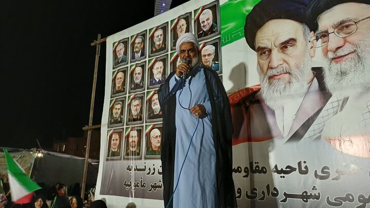 تصاویر/هفتادمین شب حضور پرشور مردم ولایتمدار زرندیه در تجدید بیعت با آرمان‌های انقلاب