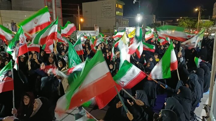 تصاویر/هفتادمین شب حضور پرشور مردم ولایتمدار زرندیه در تجدید بیعت با آرمان‌های انقلاب