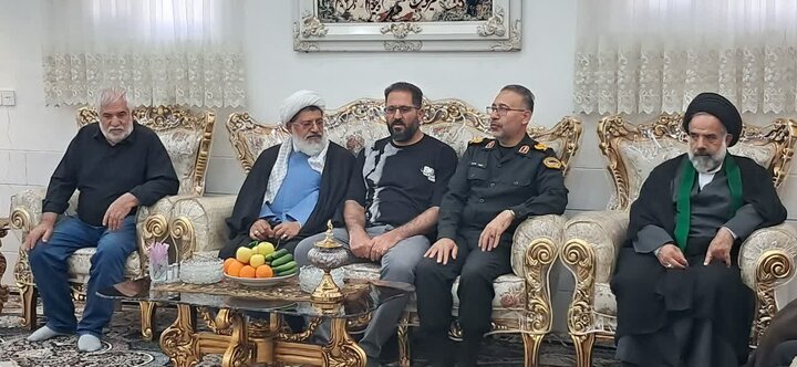 تصاویر/دیدار رئیس سازمان عقیدتی سیاسی فراجا با خانواده شهید کارچانی