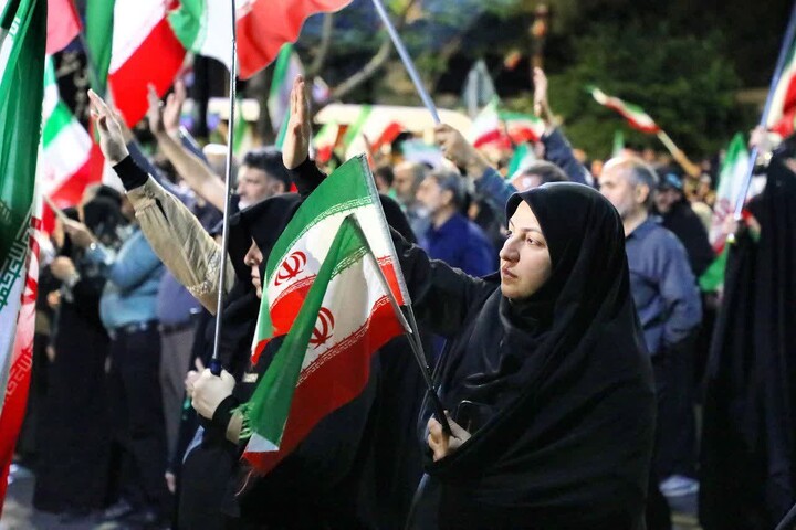 تصاویر/ هفتاد روز دفاع از سنگر خیابان در سمنان