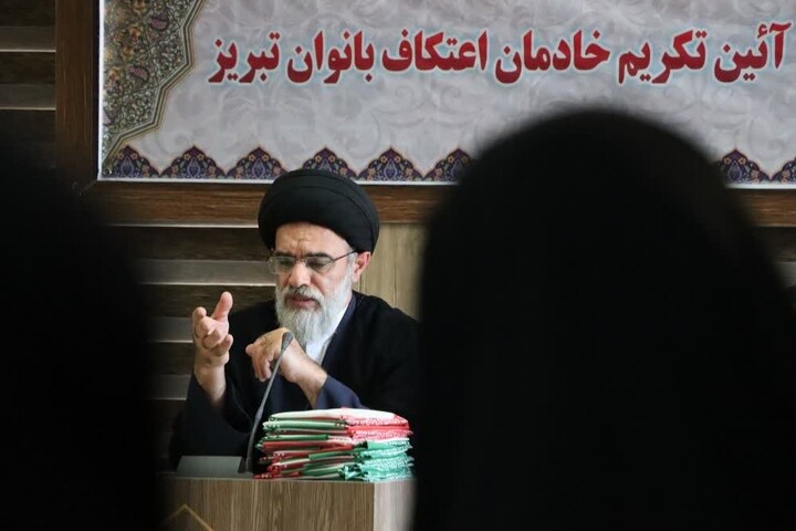 تصاویر /  تکریم خادمان اعتکاف بانوان تبریز توسط تبلیغات اسلامی آذربایجان شرقی
