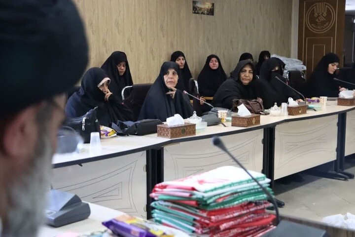 تصاویر /  تکریم خادمان اعتکاف بانوان تبریز توسط تبلیغات اسلامی آذربایجان شرقی