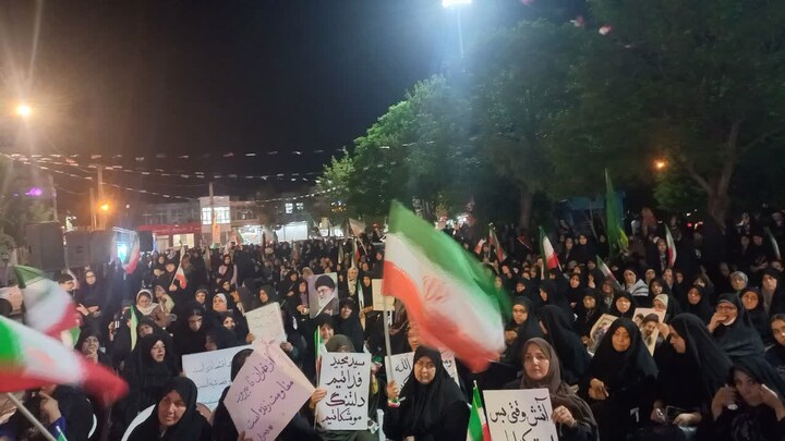 تصاویر/ روایتی از ایستادگی گرمساری‌ها در شب هفتادم