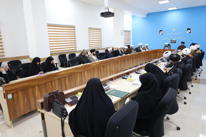 نشست هم اندیشی
