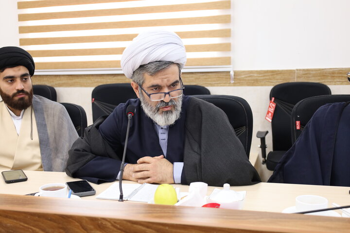 نشست هم اندیشی