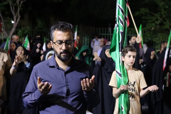 تصاویر/ اجتماع بزرگ شب های حماسه و اقتدار معراج شهدا شهرستان سمنان