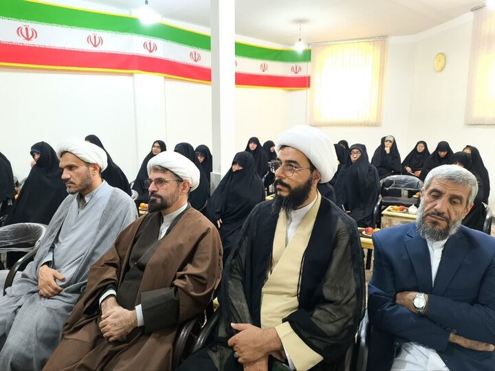 تصاویر / تجلیل از اساتید مدارس علمیه خواهران خرمدره، ابهر و هیدج
