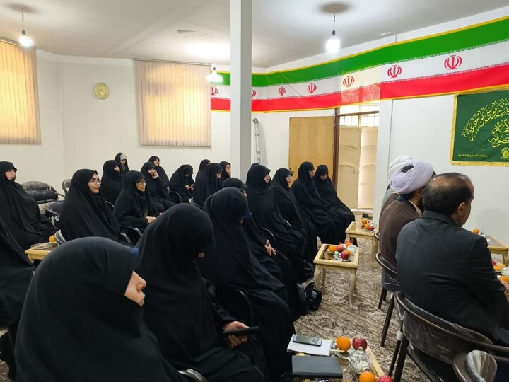 تصاویر / تجلیل از اساتید مدارس علمیه خواهران خرمدره، ابهر و هیدج