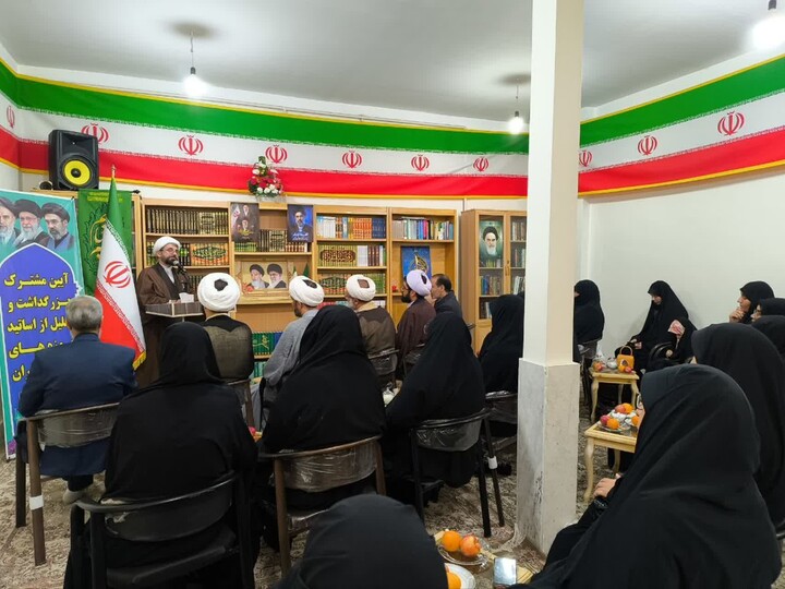 تصاویر / تجلیل از اساتید مدارس علمیه خواهران خرمدره، ابهر و هیدج