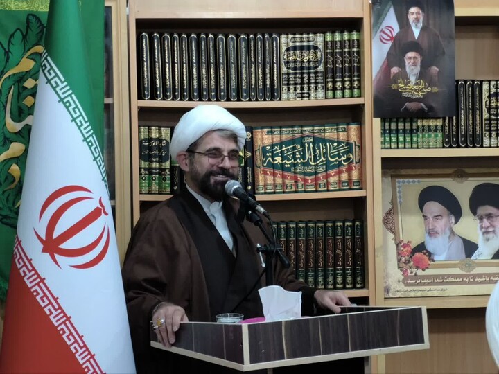 تصاویر / تجلیل از اساتید مدارس علمیه خواهران خرمدره، ابهر و هیدج