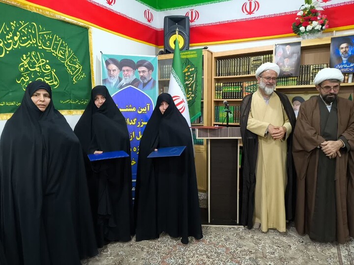 تصاویر / تجلیل از اساتید مدارس علمیه خواهران خرمدره، ابهر و هیدج