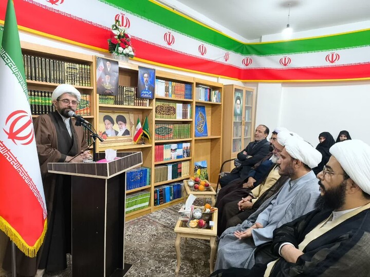 تصاویر / تجلیل از اساتید مدارس علمیه خواهران خرمدره، ابهر و هیدج