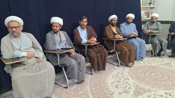 تصاویر| دیدار فرماندار و امام جمعه قاین با اساتید و مسئولان مدرسه‌های علمیه شهرستان قائنات