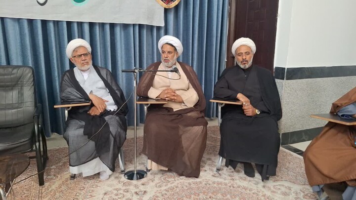 تصاویر| دیدار فرماندار و امام جمعه قاین با اساتید و مسئولان مدرسه‌های علمیه شهرستان قائنات