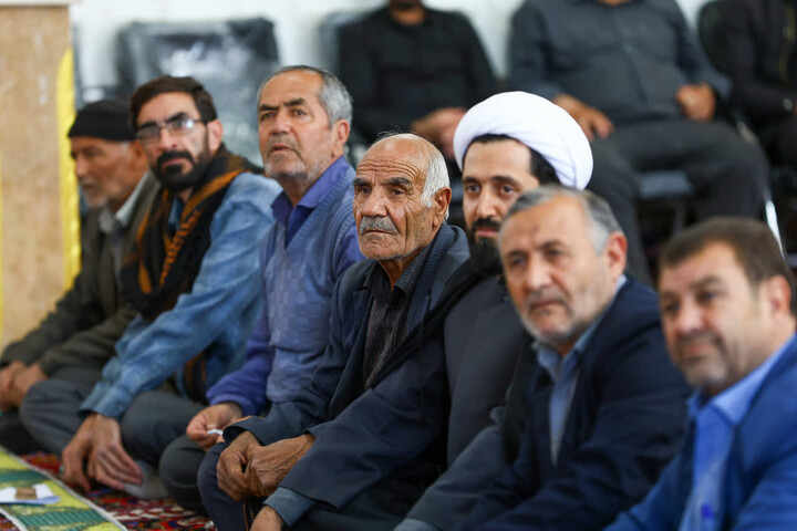 تصاویر /  حضور و سخنرانی نماینده ولی‌فقیه در آذربایحان‌شرقی در جمع اهالی شهر کلوانق
