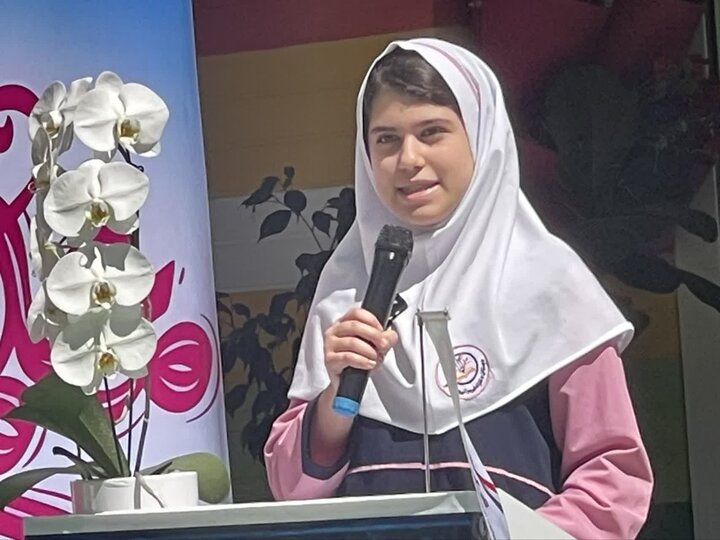 تصاویر/ حضور امام جمعه نوشهر در دبستان دخترانه ولی عصر (عج) به یاد شهدای میناب