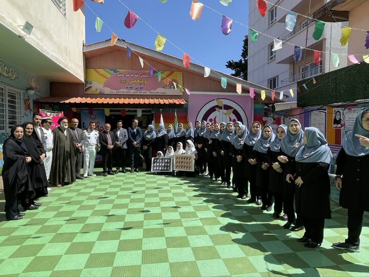 تصاویر/ حضور امام جمعه نوشهر در دبستان دخترانه ولی عصر (عج) به یاد شهدای میناب