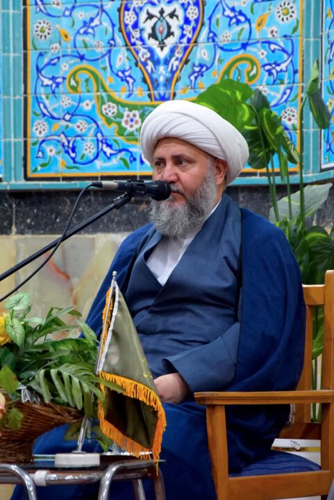 تصویر/ دیدار امام جمعه آران و بیدگل با خانواده معلم شهید داوود صلاتی