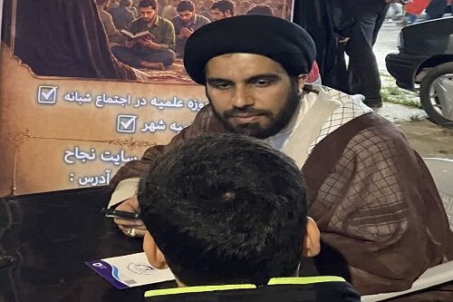برپایی میز مشاوره و ثبت‌نام داوطلبان جدید در تجمعات شبانه «نحن منتقمون» کرمانشاه+عکس