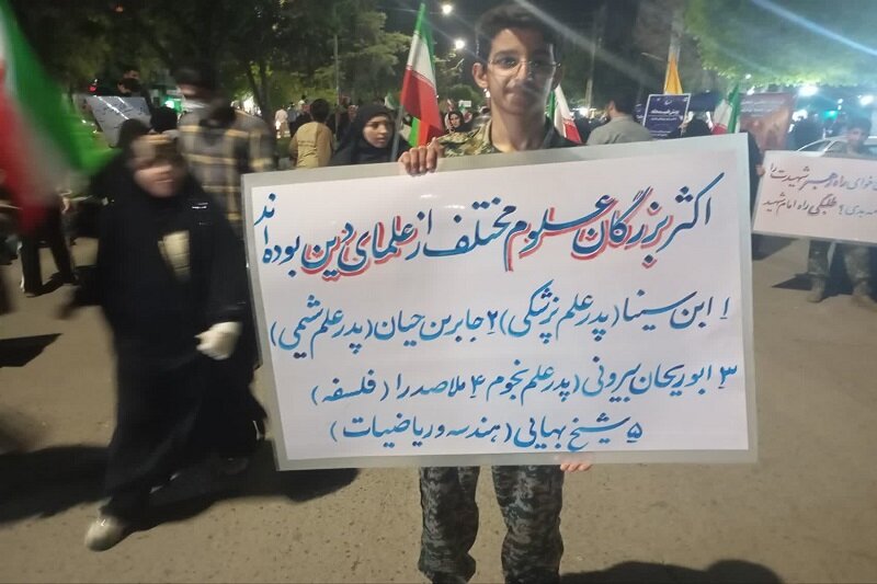 برپایی میز مشاوره و ثبتنام داوطلبان جدید در تجمعات شبانه «نحن منتقمون» کرمانشاه