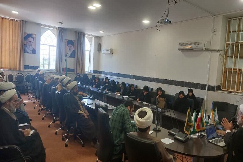 نشست علمی «فرصتها و تهدیدهای مهدویت پس از جنگ رمضان» در کرمانشاه برگزار شد+عکس