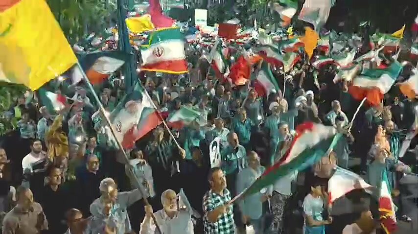 فیلم | اجتماع مردم گناباد در هفتادمین شب از قرار شبانه