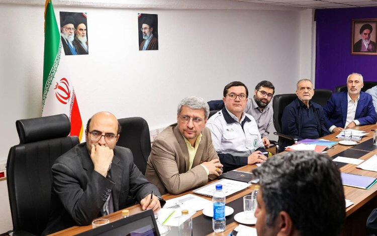 ملت ایران در برابر دشمن هرگز سر خم نخواهد کرد