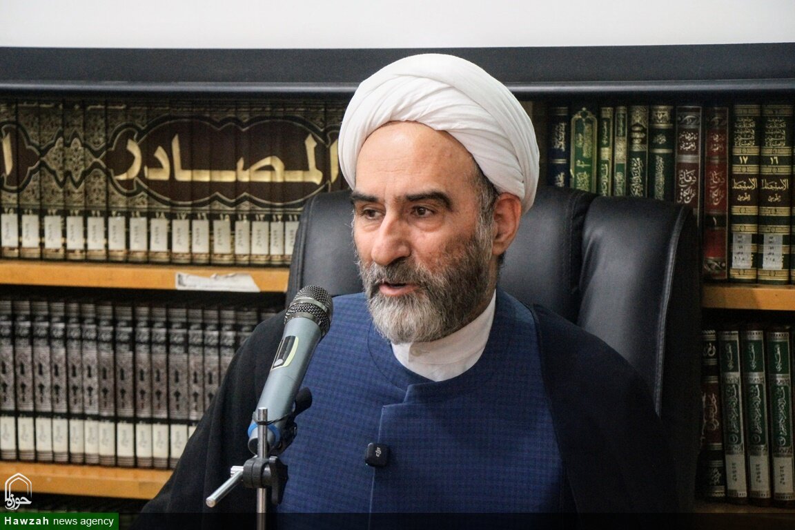 اگر انقلاب اسلامی را از هویت ایرانی جدا کنیم، تجزیه می‌شود / تنگه هرمز چیزی جدای از سرزمین ما نیست