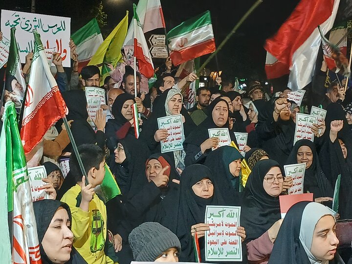اجتماع وارثان زمین در تجلیل از ملت مجاهد یمن  در میدان شریعتی مشهد