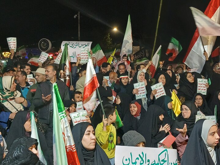 اجتماع وارثان زمین در تجلیل از ملت مجاهد یمن  در میدان شریعتی مشهد