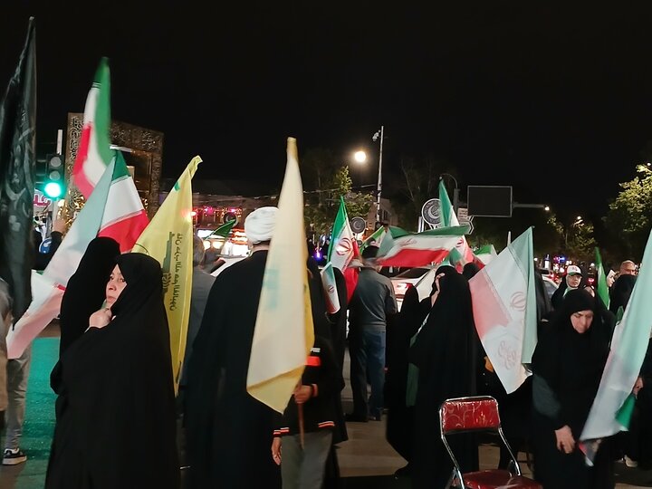 اجتماع وارثان زمین در تجلیل از ملت مجاهد یمن  در میدان شریعتی مشهد