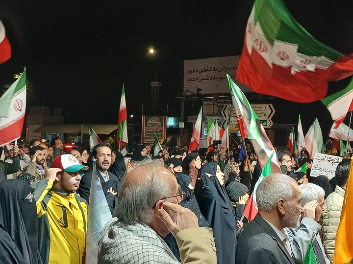 اجتماع وارثان زمین در تجلیل از ملت مجاهد یمن  در میدان شریعتی مشهد