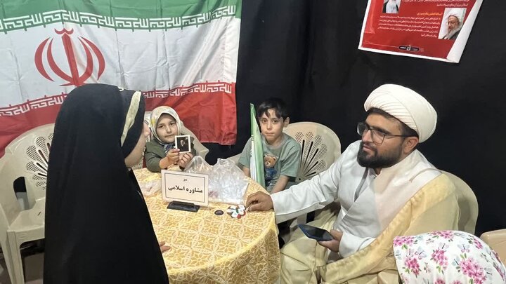 تصاویر/ حضور کودکان و نوجوانان در غرفه مدرسه علمیه دارالعلم اسلامی آیت الله اعتمادی