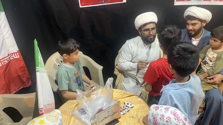 تصاویر/ حضور کودکان و نوجوانان در غرفه مدرسه علمیه دارالعلم اسلامی آیت الله اعتمادی