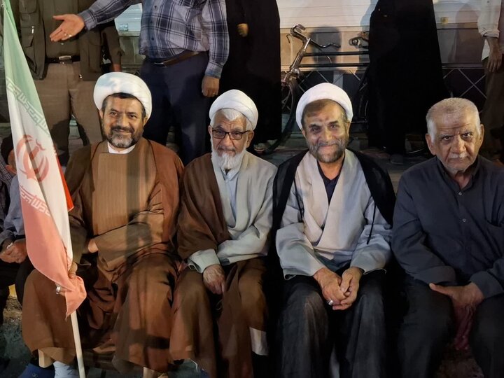 تصاویر/ سومین شب اجتماع بزرگ امت واحده زیر پرچم امام حسین(ع) درچهار راه امیریه کاشان