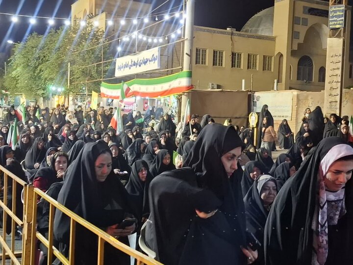 تصاویر/ سومین شب اجتماع بزرگ امت واحده زیر پرچم امام حسین(ع) درچهار راه امیریه کاشان