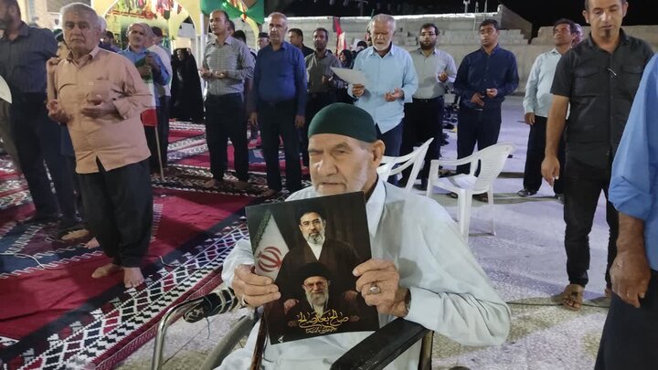 تصاویر/ تجمع مردم روستای چارک در میدان نظام اسلامی