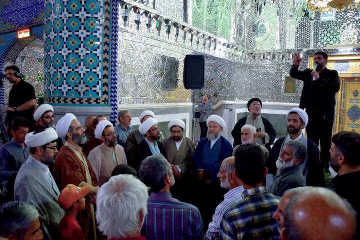 تصاویر/ هفتاد و یکمین شب از حماسه حضور مردم دارالشهدای آران وبیدگل در دفاع از وطن