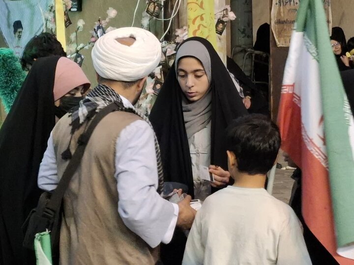 تصاویر/ فعالیت موکب جهادی فرهنگی امام شهید در کاشان